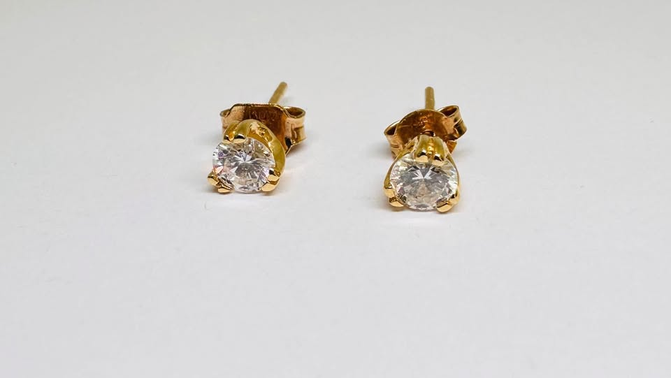0.50CTW Natural Brilliant Cut Diamond Studs in 14k Yellow Gold SI2-H