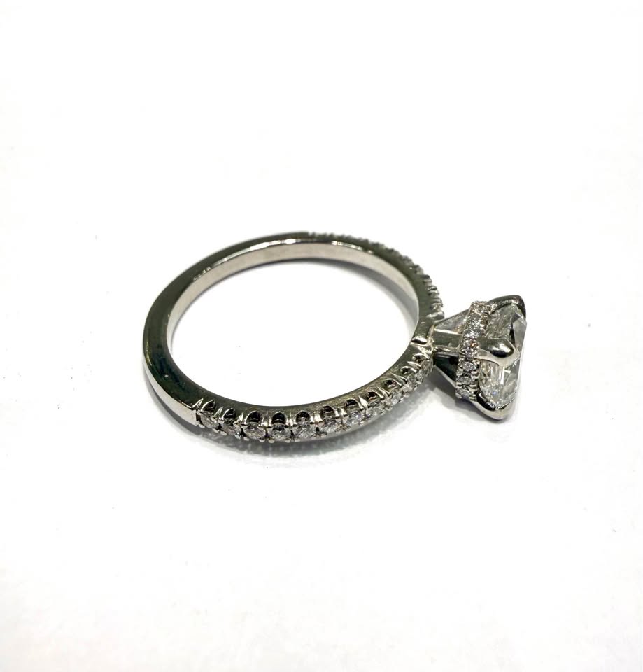 Save $5000 below retail ( 1.31 Carat Platinum Natural GIA Natural Diamond Engagemet Ring)
