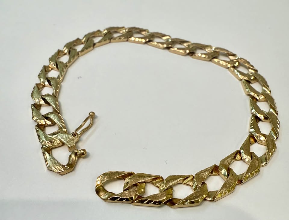 10 Karat Knife edge Cuban Bracelet 8mm , 8” 14 grams