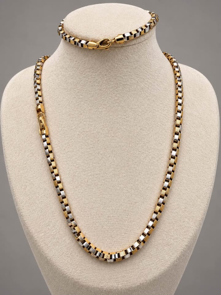 10 Karat Very Unique Two Tone Made in Italy , Necklace and Bracelet Set 18” + 7” 4mm Wide