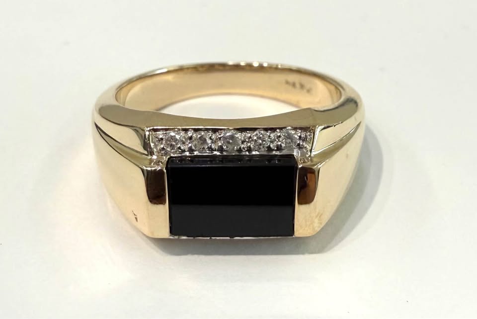 14k Black Onyx & Natural Diamonds Ring