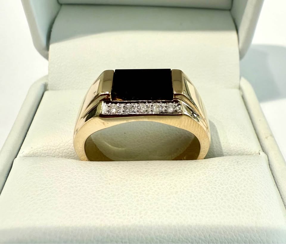 14k Black Onyx & Natural Diamonds Ring