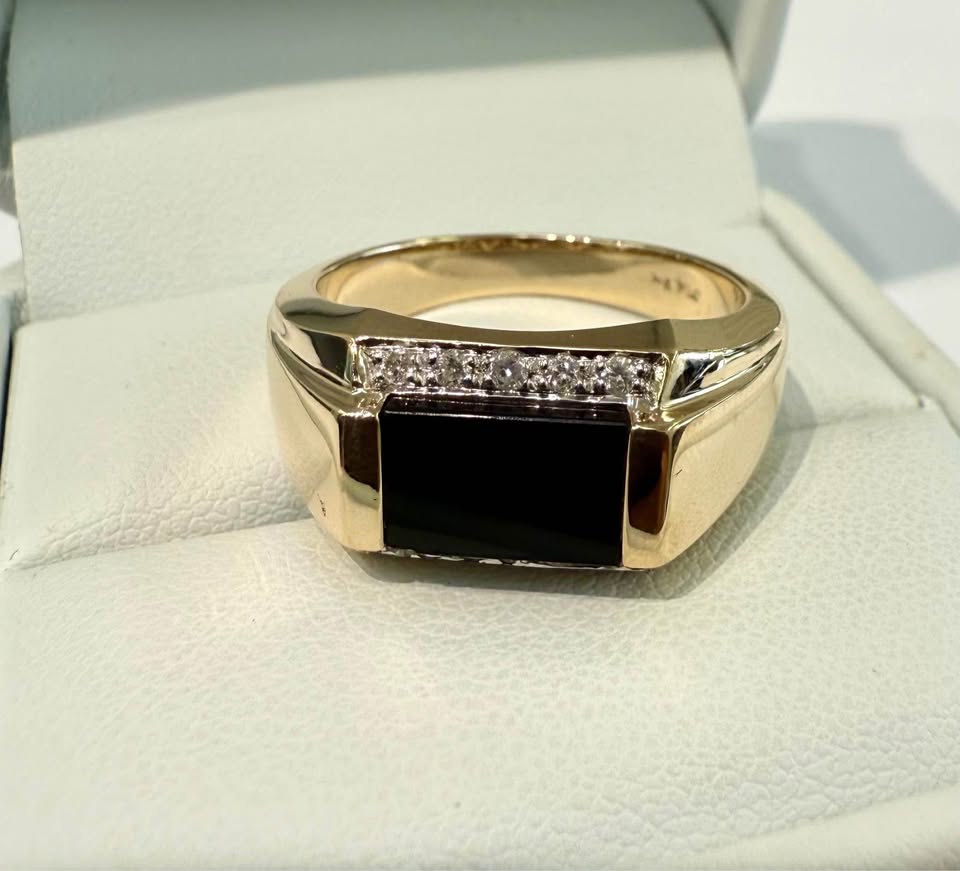 14k Black Onyx & Natural Diamonds Ring