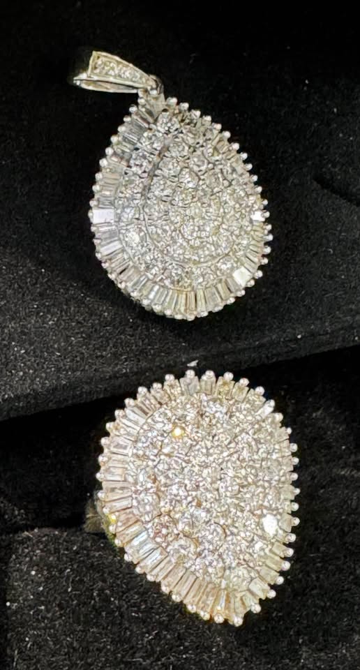 14k Two Piece Set Natural Diamonds Cluster 3.70CTW