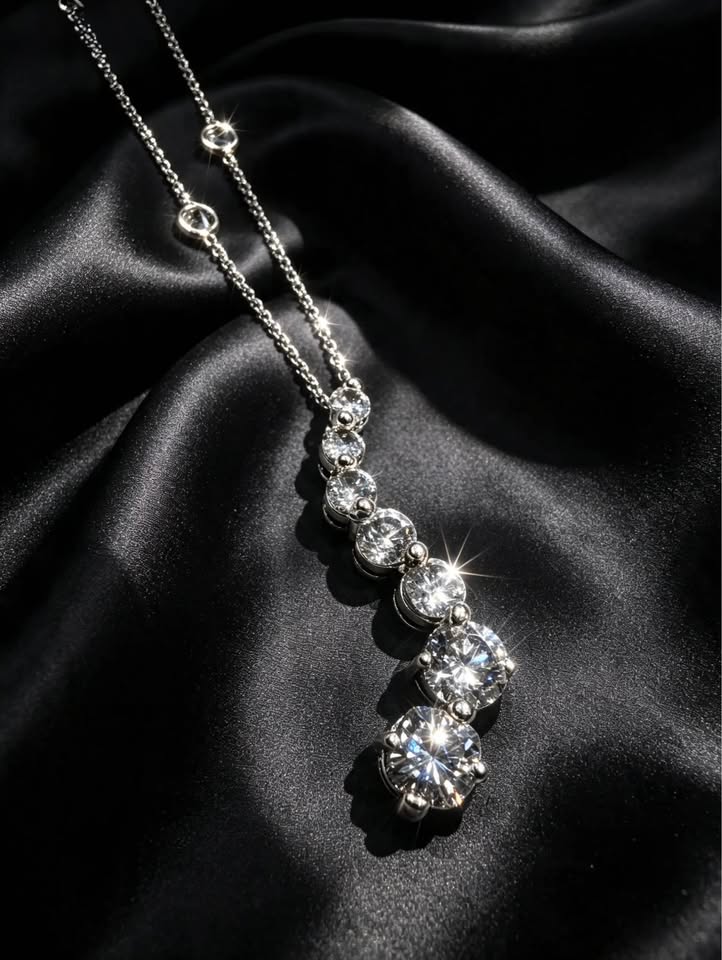 14k White Gold 3.00 Carats Labgrown Diamond Necklace With Diamonds On The Chain