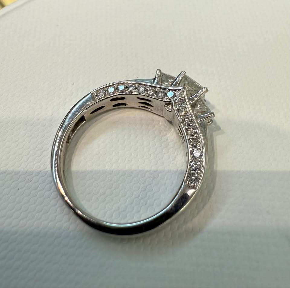 14karat Canadian Diamonds Past Present Future Engagement ring 0.93ctw