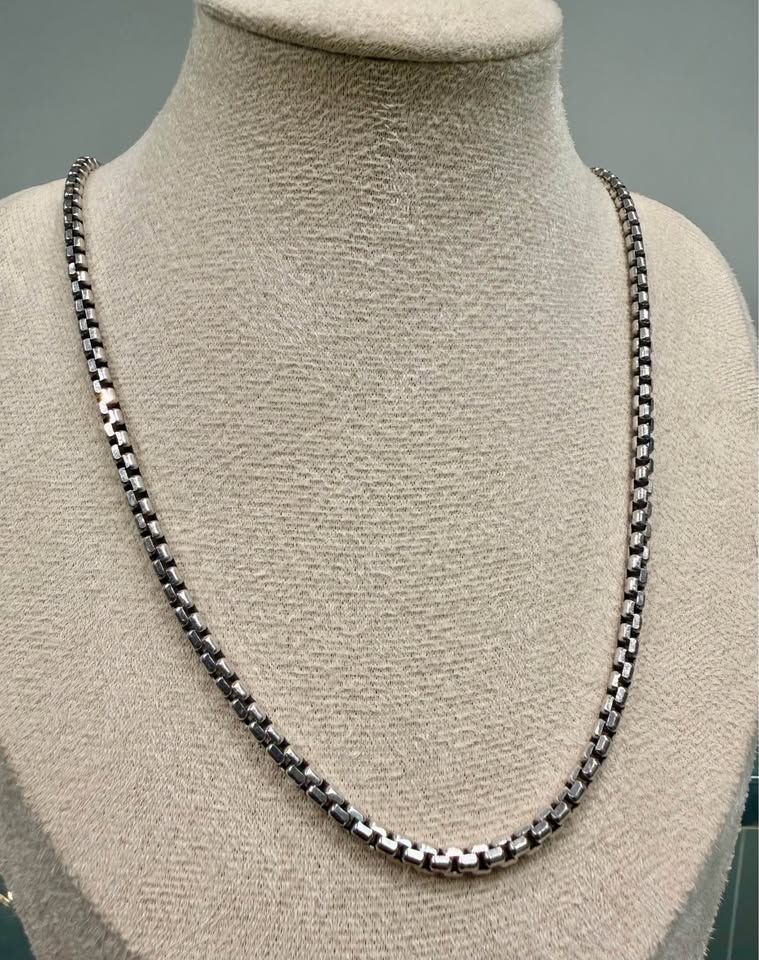 14karat White gold 4mm Round Box Chain With Lobster Clasp 24”