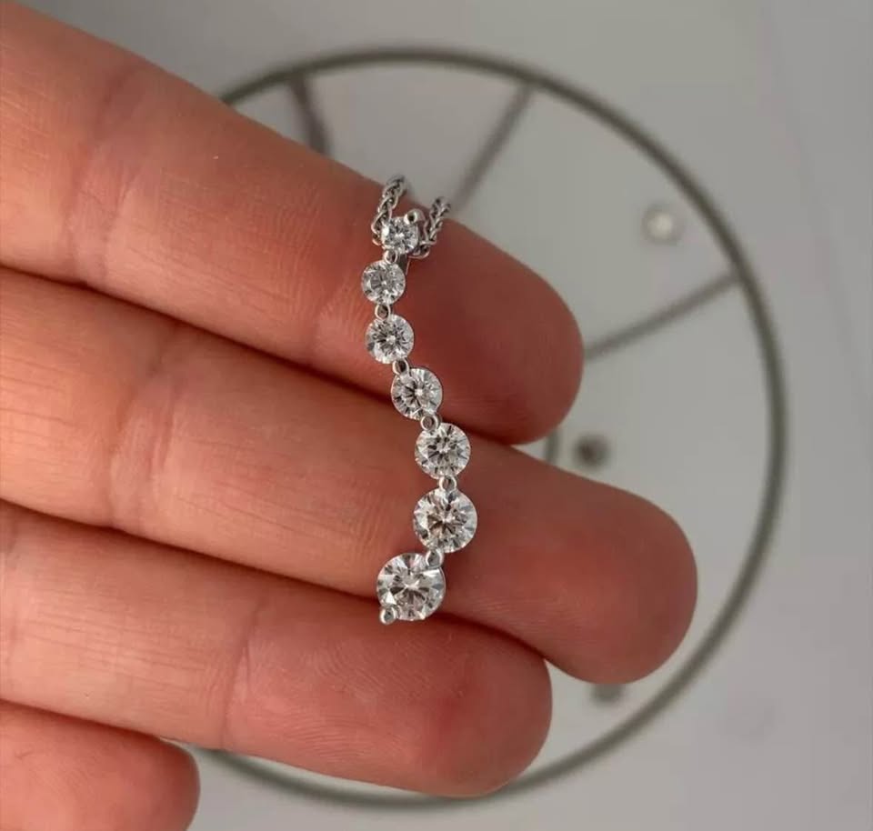 18Karat Natural Diamonds 1.35CTW Necklace , 18” VS2-G