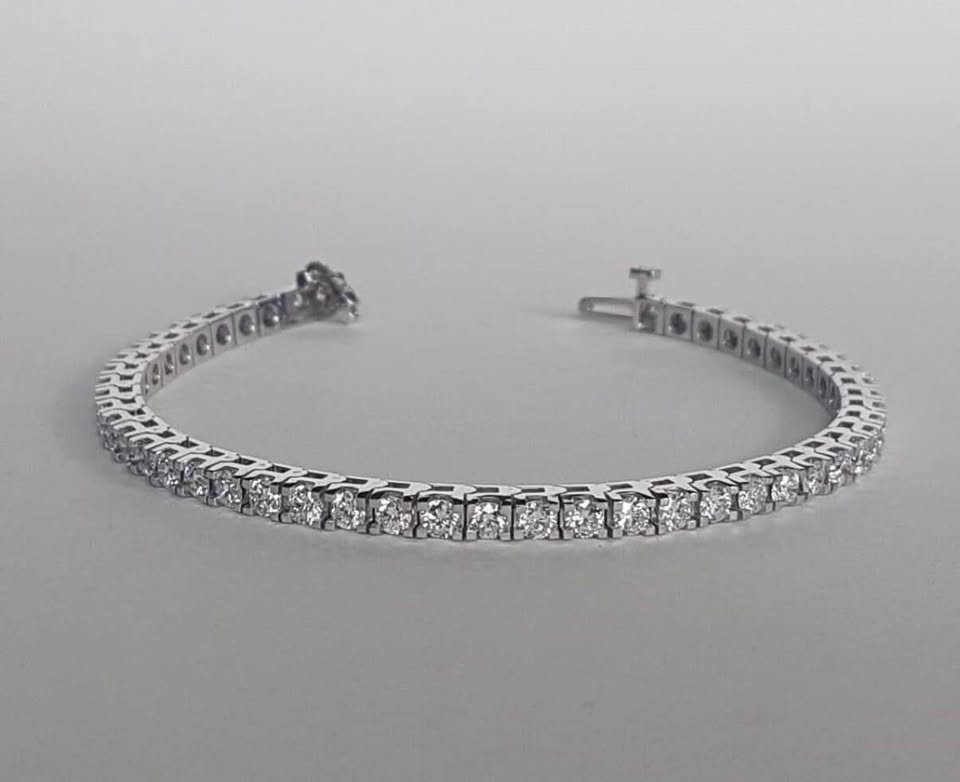18Karat Natural Diamonds Tennis Bracelet