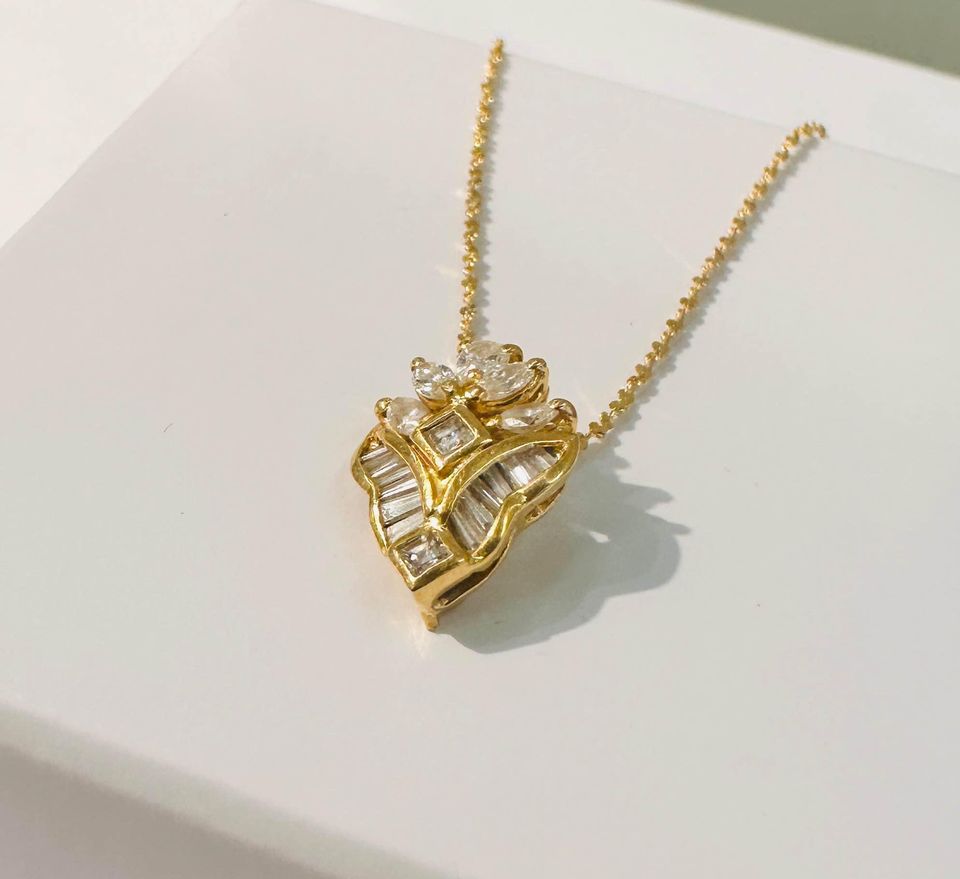 18Karat Vintage Natural Diamonds Necklace