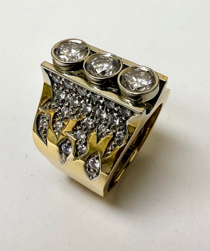 Karl Stittgen 18k Custom Design , Past.Present.Future Natural Diamonds 2.00CTW Ring , 20 grams