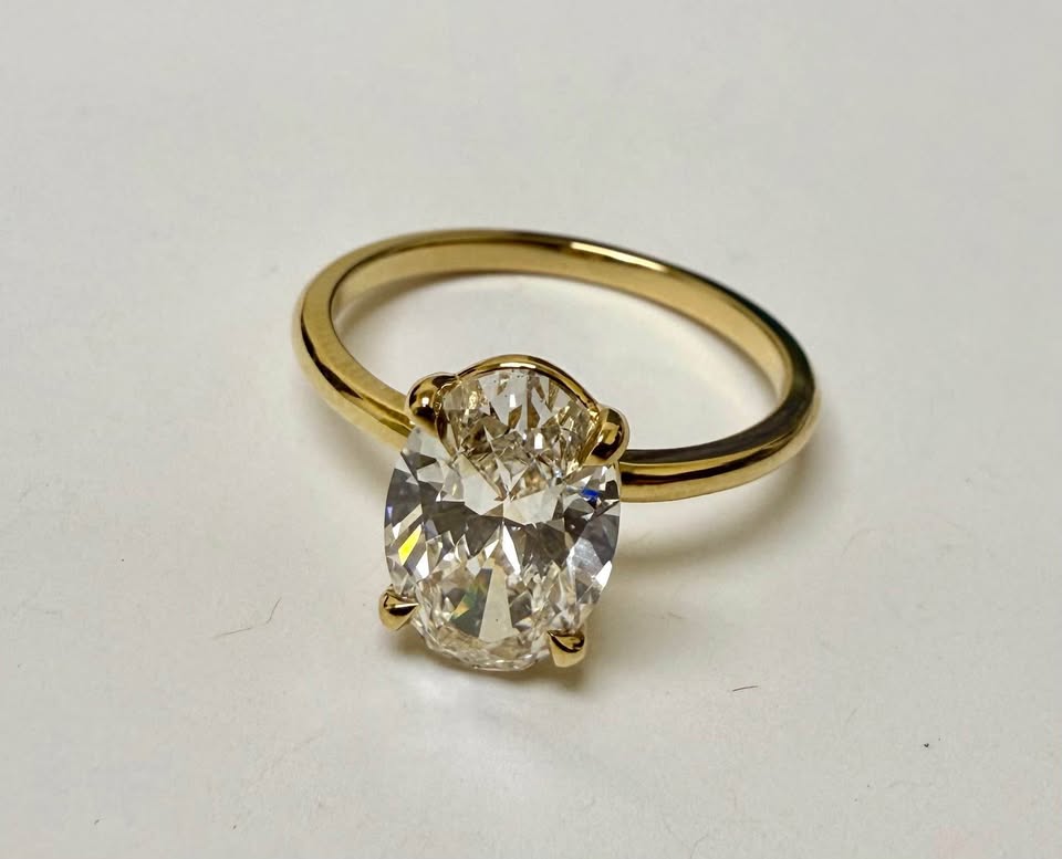 Save $5000 below market 18k Gold 2.40 carat H-SI1 Labmade Diamond Solitaire