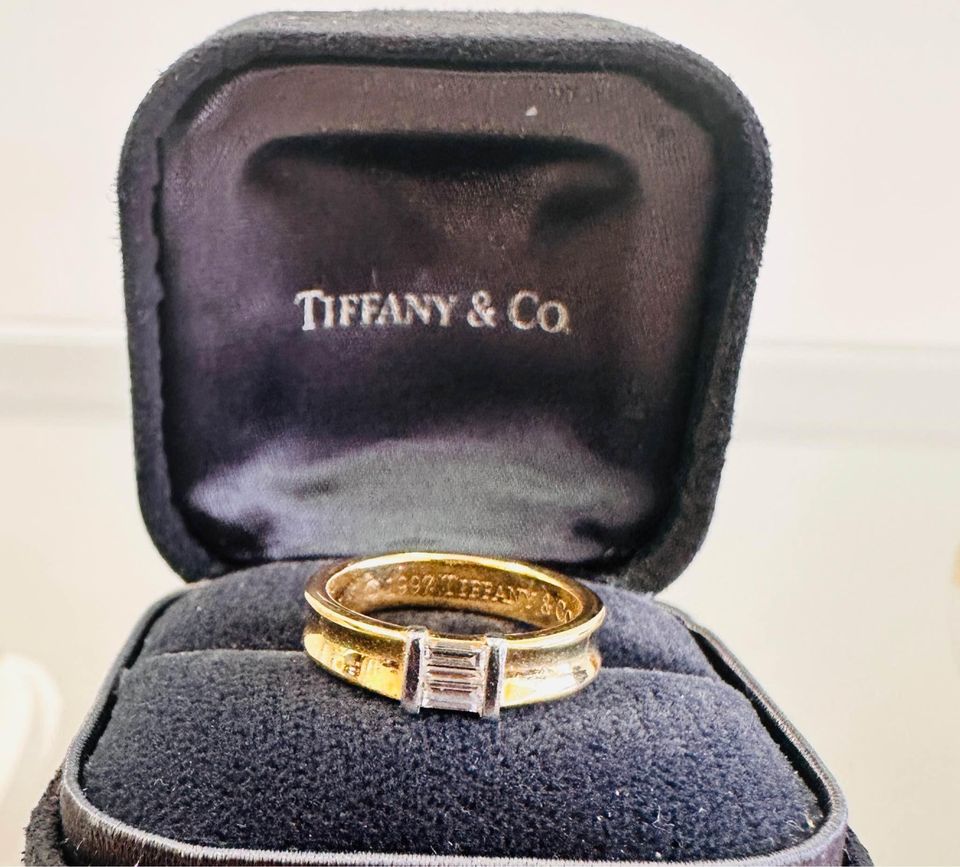 1997 Tiffany & Co. 18k Yellow Gold 0.20ctw Baguette Cut Diamond Band Ring