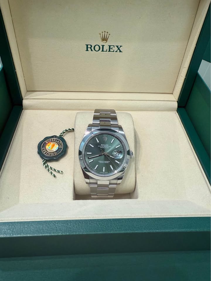 2025 Rolex Datejust 41mm 126300 MINT Green Dial Smooth Bezel - Full Set