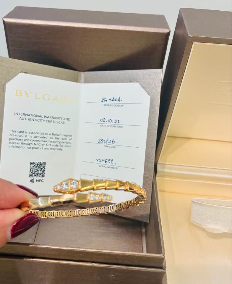 BULGARI Serpenti Viper One-Coil 18 kt Yellow Gold Bracelet With Pavé Diamonds- Full Set REF#360701
