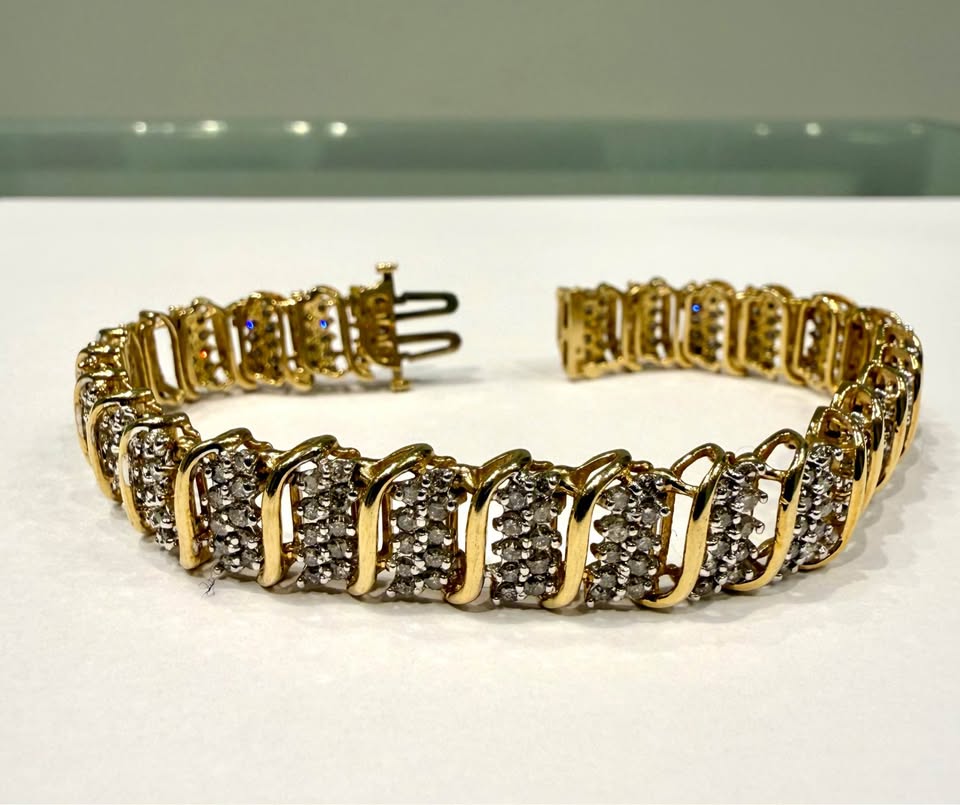 Beautiful Diamond Bracelet “unisex” 4.50Carats of Natural Diamonds 19.82 grams in 10karat Gold
