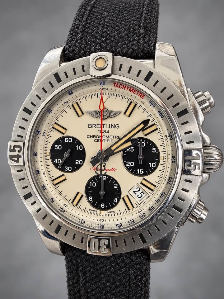 Breitling Chronomat 41 Airborne — 30th Anniversary Special Edition, reference AB01442J/G787 - 2015