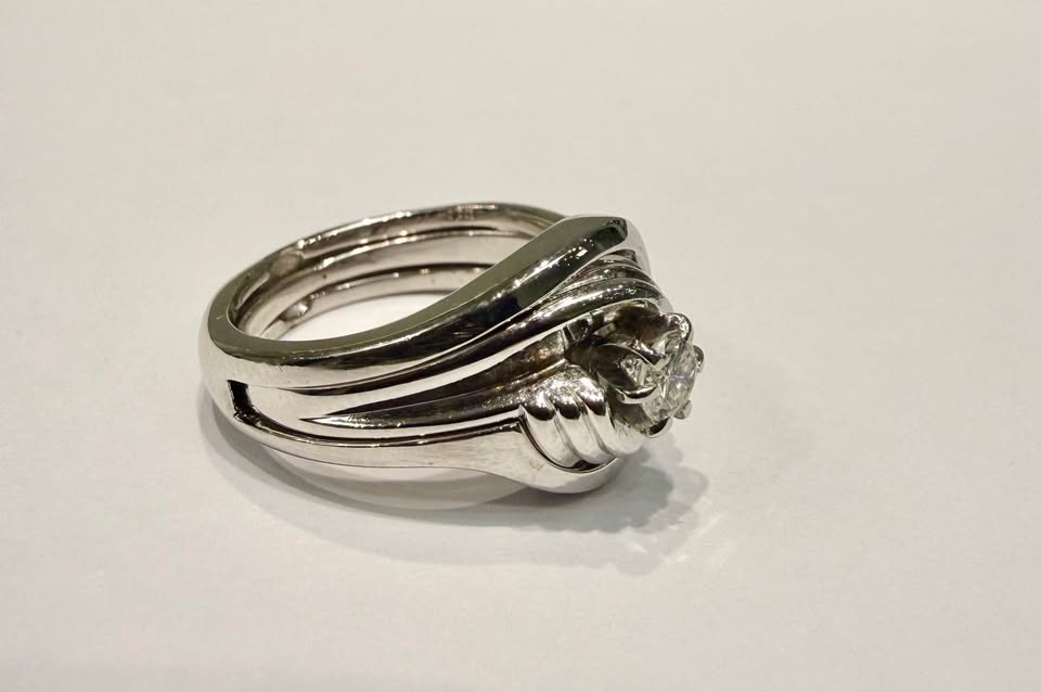 Custom Design Natural Diamond Wedding Set With Tong Jacket in 14k Gold 0.25Carat 9.2 grams