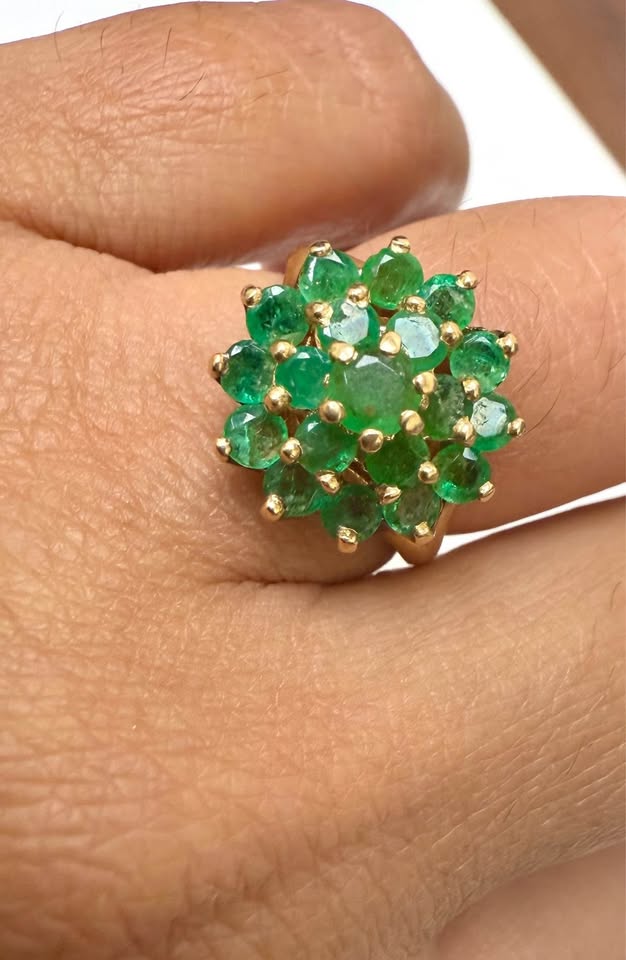 Gorgeous Vintage Natural Emeralds Cocktail Ring in 14k Gold 1.00CTW