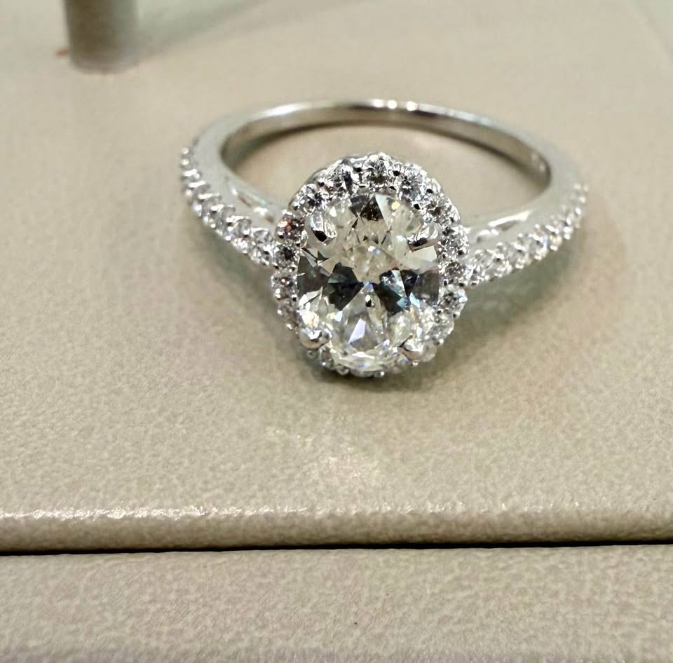 GIA Certified Natural Diamond 1.50 Carat Oval Shape 14k Gold Engagement Ring