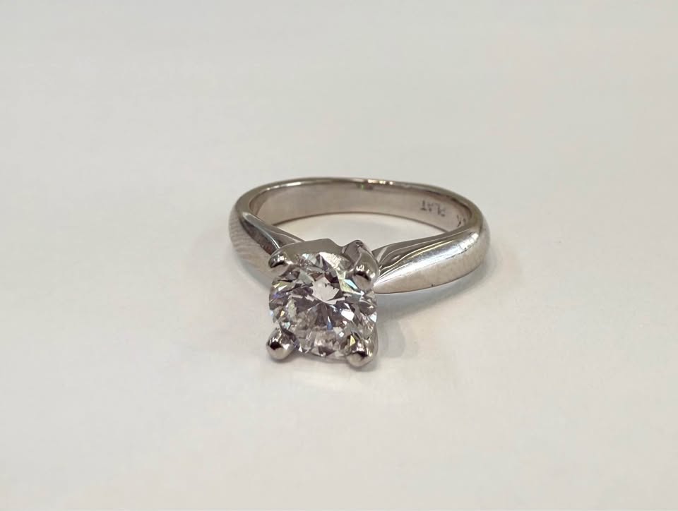 Gorgeous 1.01 Carat Natural Diamond Platinum/18k solitaire F-VS1 Engagement Ring
