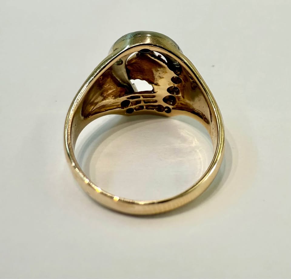 Beautiful Horseshoe 14k Gold and Natural Diamonds Ring