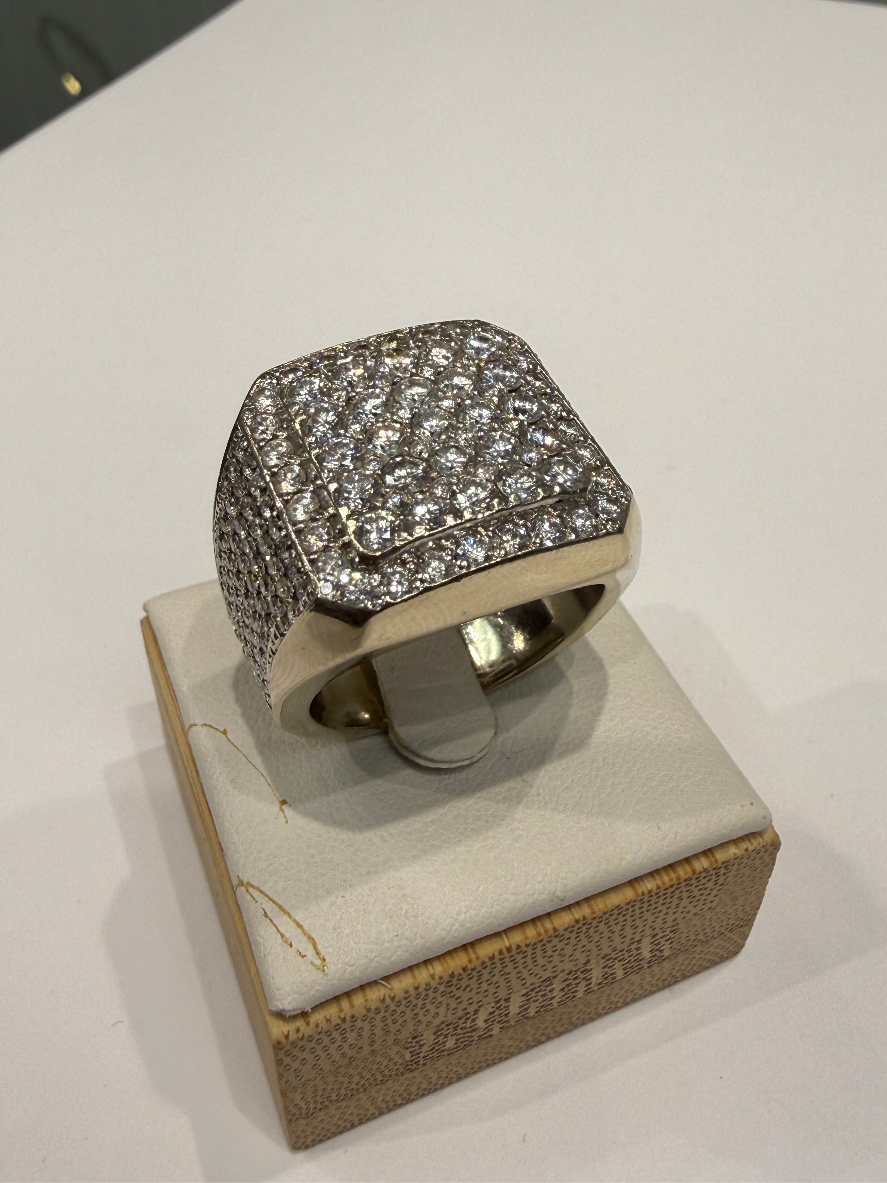 14karat Men’s ring 5.50CTW natural diamonds