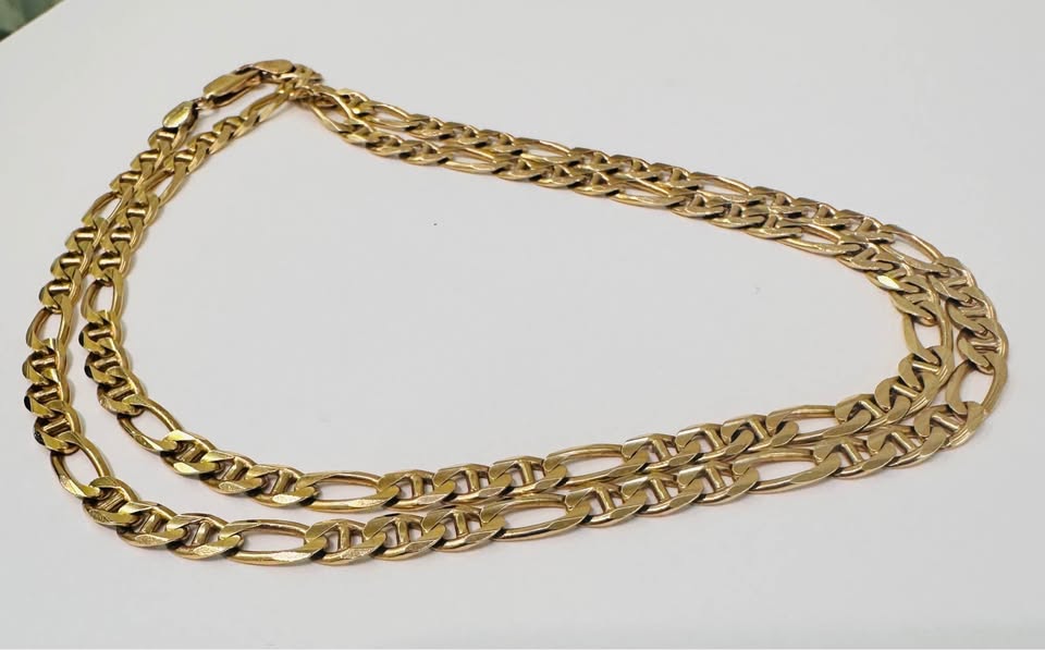 Made in Italy Figaro\Gucci 14karat Solid Gold Chain 22” 4.7mm wide