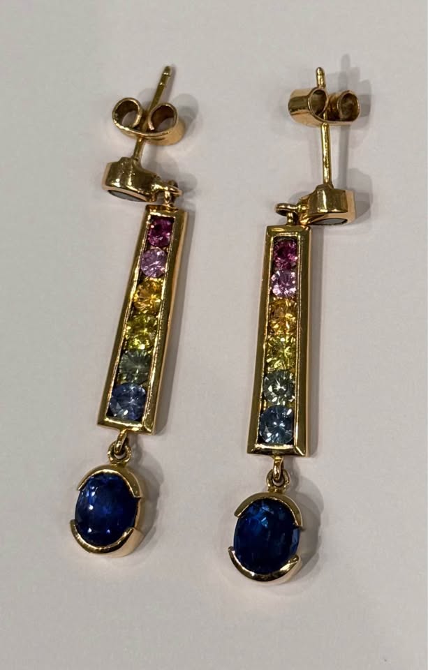 One of a kind Madagascar Natural Sapphires in 18karat 3 PCS Custom Set 29.31 CTW Unheated Sapphires