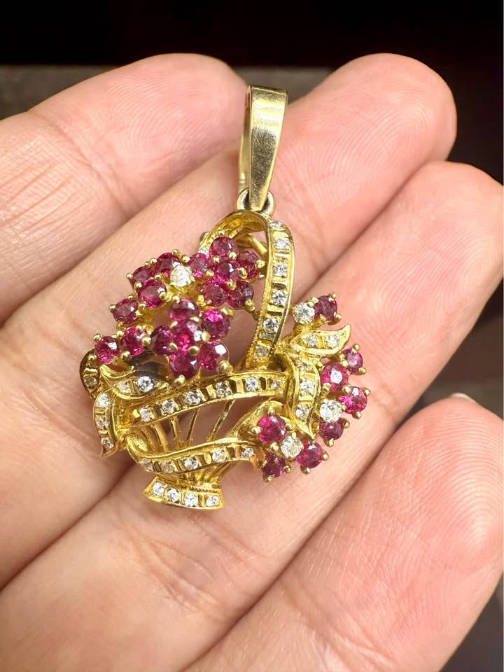 Vintage Natural Rubies and Diamonds Pendant in 14k Yellow Gold