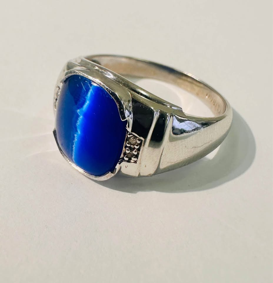 Natural Star Sapphire and Diamonds Men’s Ring In 10k White Gold