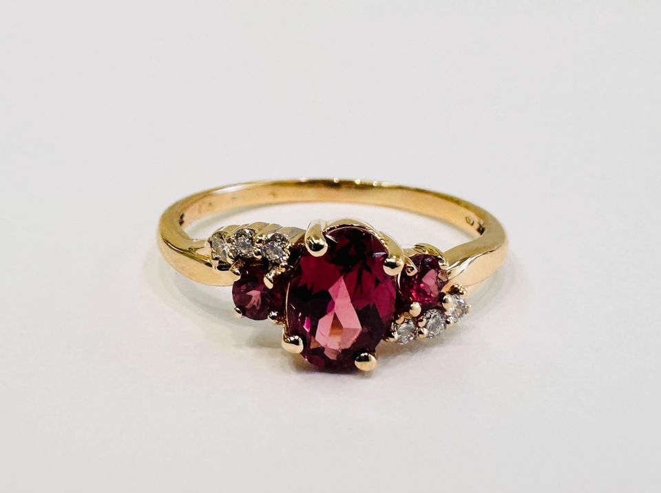Pink Tourmaline and Diamonds ring in 10k Gold