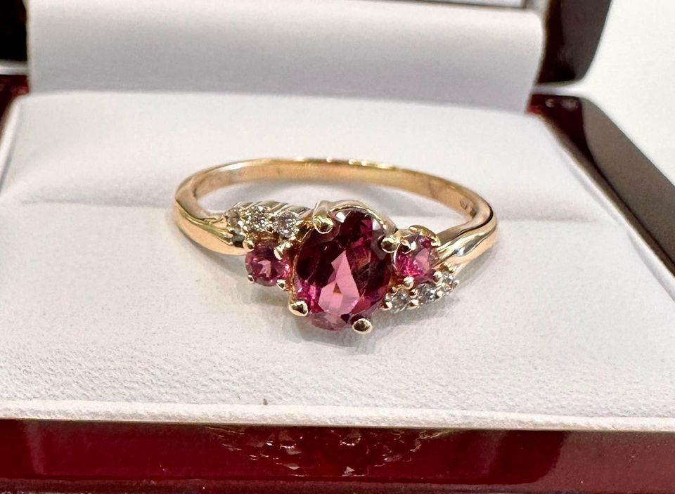 Pink Tourmaline and Diamonds ring in 10k Gold
