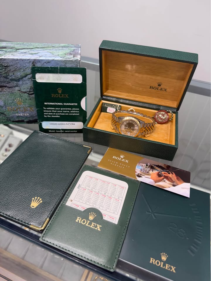 Rolex Datejust 36mm , 116233D , 18k Gold/Steel - 2007 Full Set Great Condition