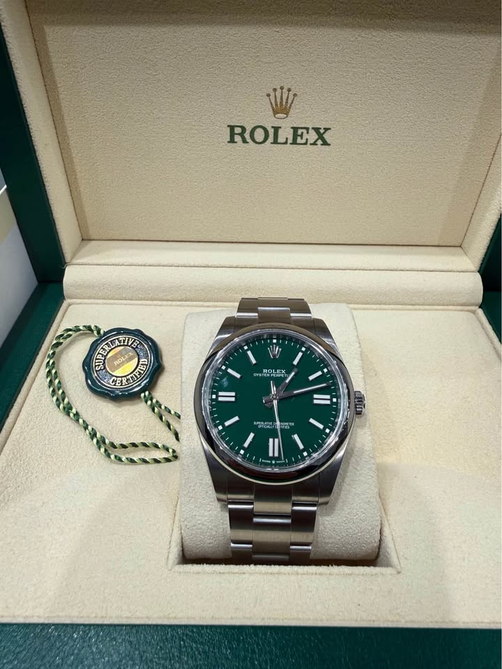 Rolex Oyster Perpetual Unworn 2024 Full Set Ref# 124300 , Green Dial 41mm