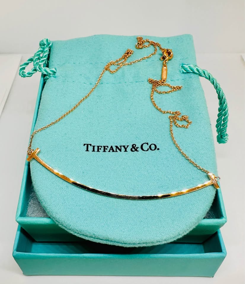 Tiffany & Co Large Smile 18k Rose Gold Necklace