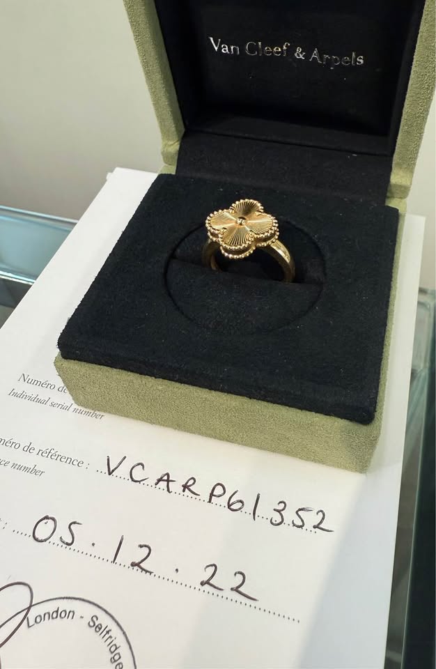 Van Cleef & Arpels 18karat One Motif Ring