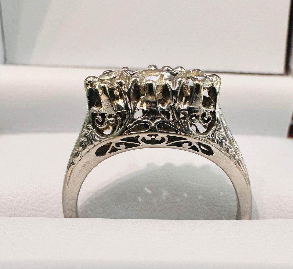 Vintage Birks 18karat Past.Present.Future Natural Diamonds Old European Cut 0.60CTW