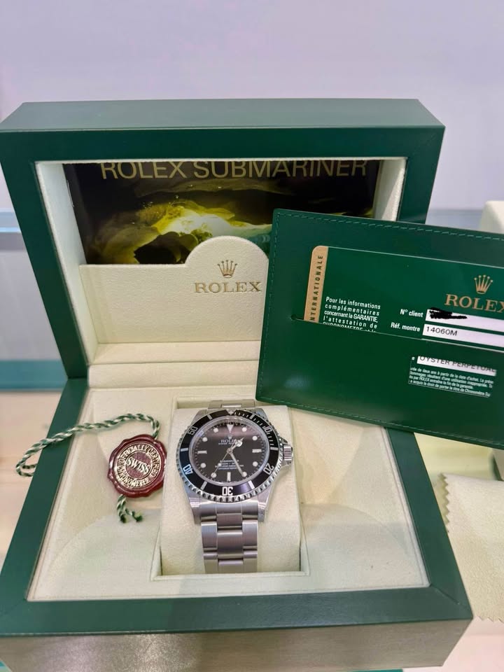 Rolex Submariner , Full set 2011, Inner & Outer Boxes , Tags , All Links , Catalogues