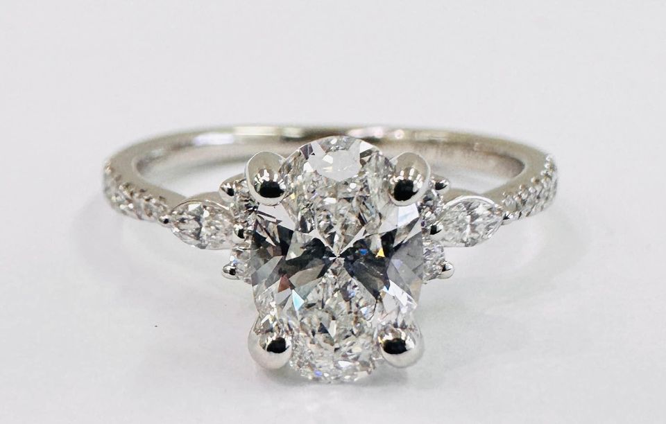 1.00 Carat IGI Certified labmade Diamond Engagement Ring VVS1-E