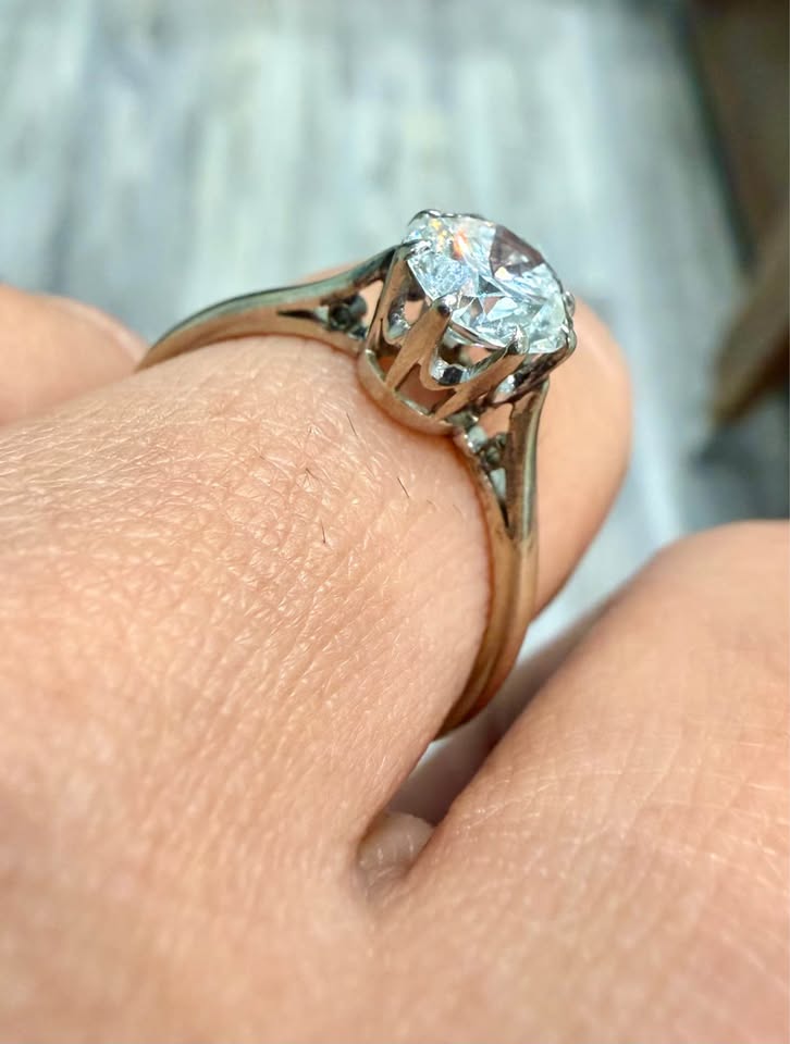 Natural Hand Cut Diamond 1.24 carat VVS2-E , Excellent Cut 18karat gold