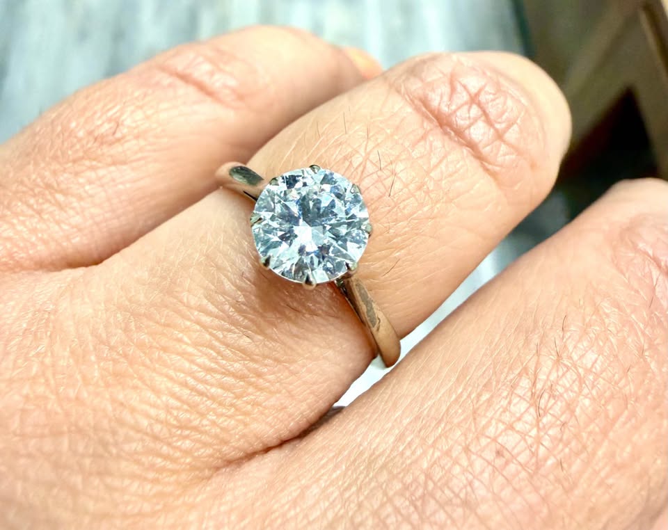 Natural Hand Cut Diamond 1.24 carat VVS2-E , Excellent Cut 18karat gold