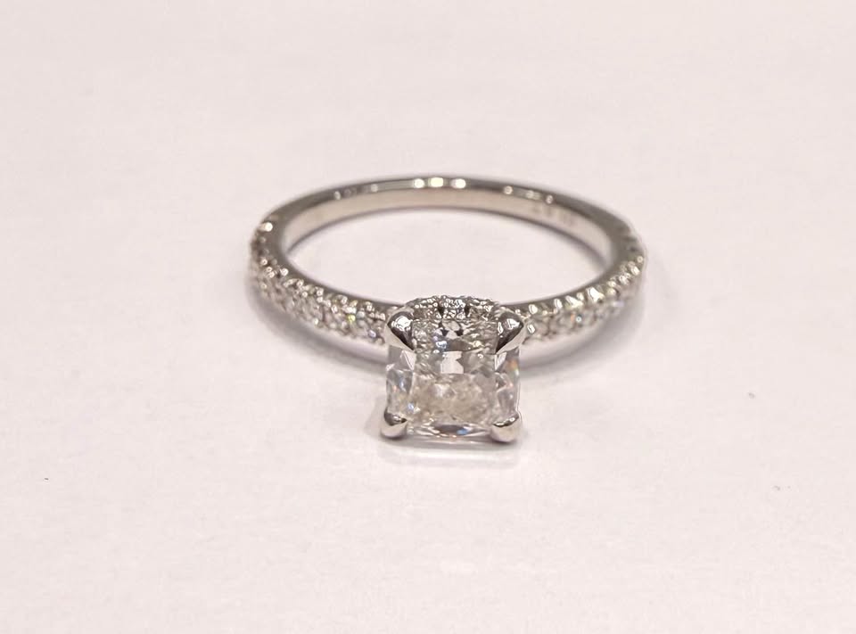 Save $5000 below retail ( 1.31 Carat Platinum Natural GIA Natural Diamond Engagemet Ring)