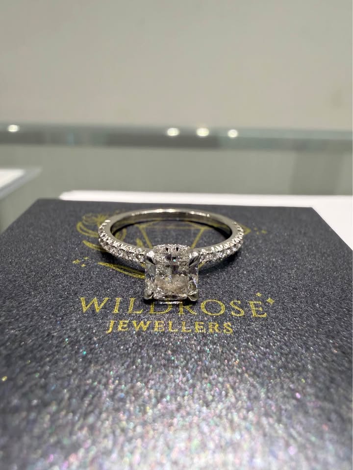 Save $5000 below retail ( 1.31 Carat Platinum Natural GIA Natural Diamond Engagemet Ring)