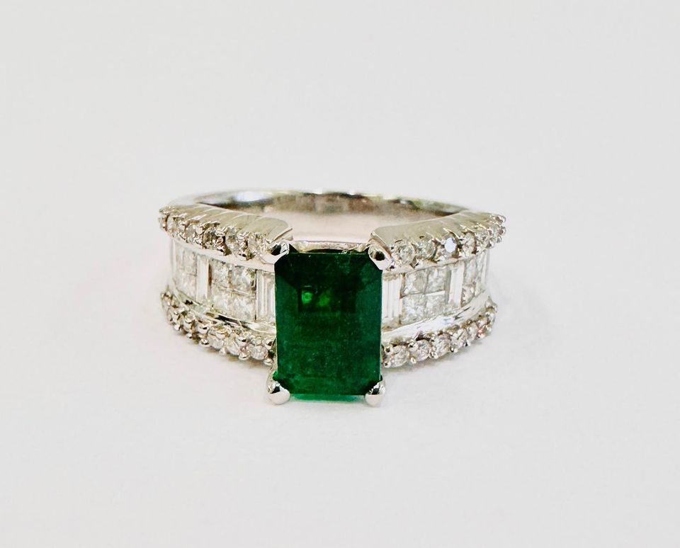 1.71 Carat Natural Emerald & Diamonds Showstopper Ring