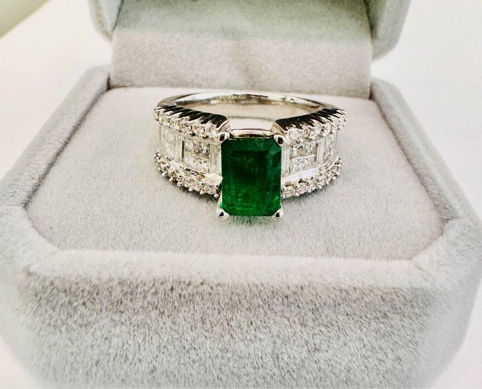 1.71 Carat Natural Emerald & Diamonds Showstopper Ring