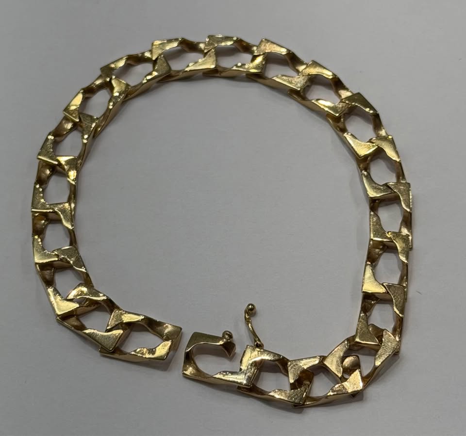 10Karat Solid Curb Bracelet 8mm wide 8.5” Long