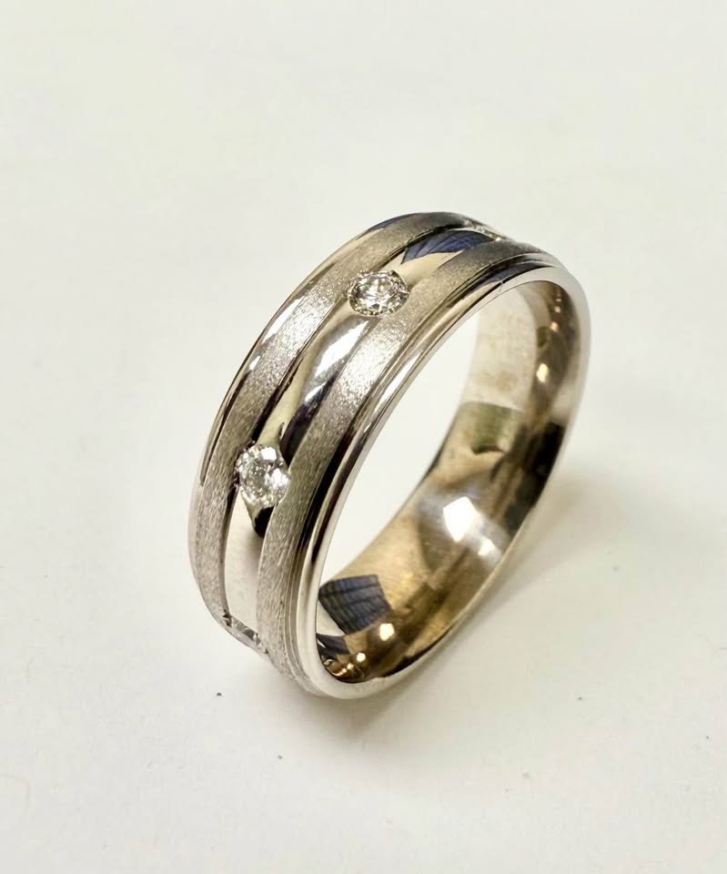 10Karat White Gold 7mm Diamond Band Made in Canada 🇨🇦