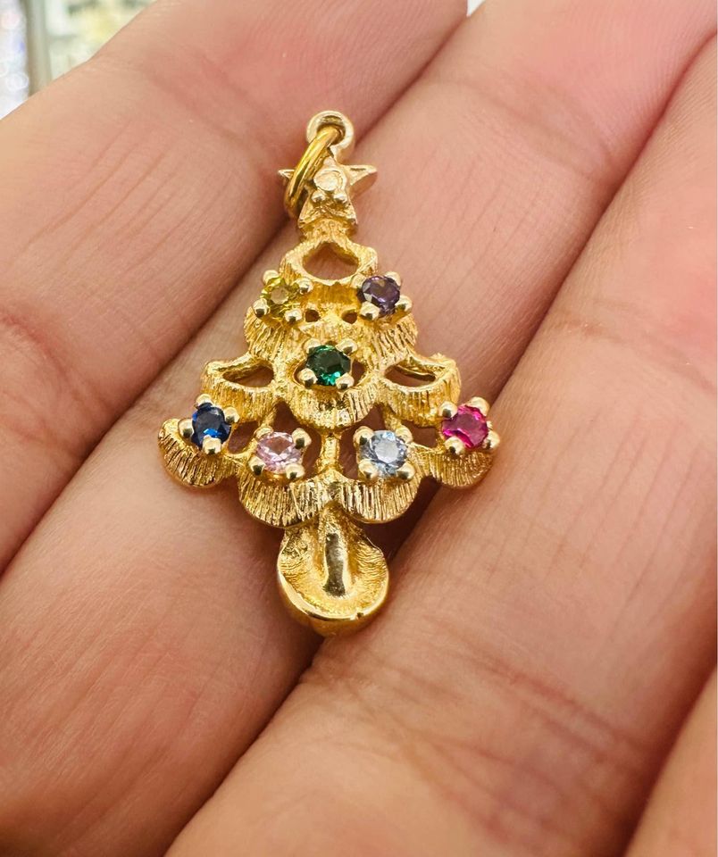 10karat Vintage Christmas Tree Gemstone Pendant