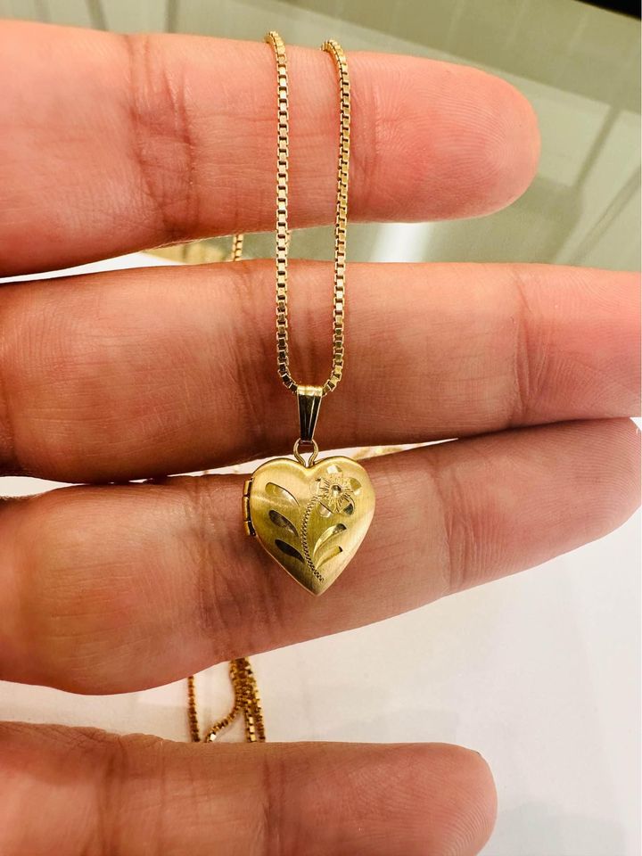 10k Solid Gold Heart Locket With 20” Diamond Cut Box Chain